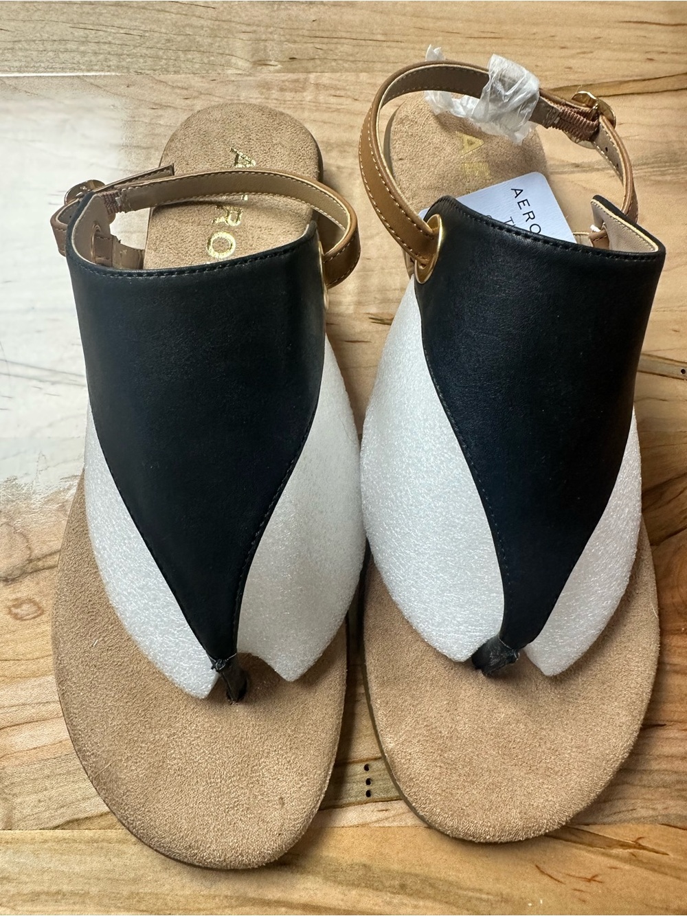 Aerosoles Women's Black Leather Thong Sandals